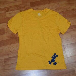 DISNEY PARKS AUTHENTIC Souvenir Adult M  MICKEY MOUSE T-Shirt